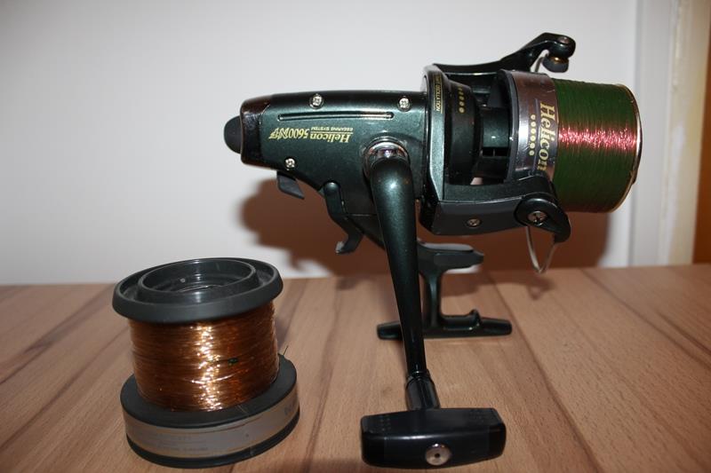 Echipament - Banax Helicon - 2 partide - Mulineta prezinta foarte putine urme de uzura (nici vopseaua de pe maner nu este afectata)